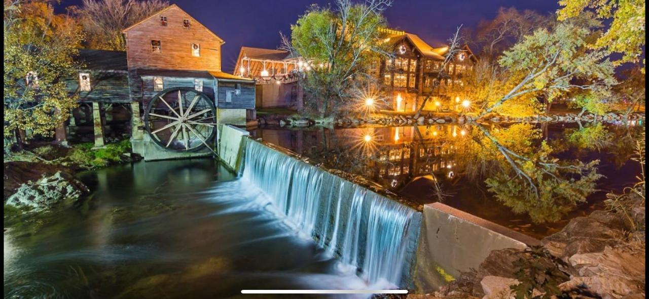 Luxury Condo In The Heart Of Pigeon Forge Exterior photo